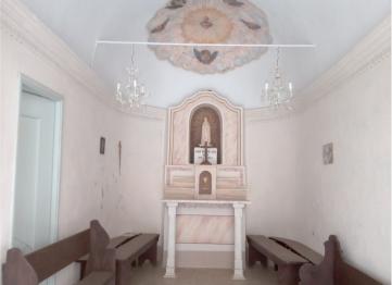 Leverone Cappella Madonna Pellegrina Altare